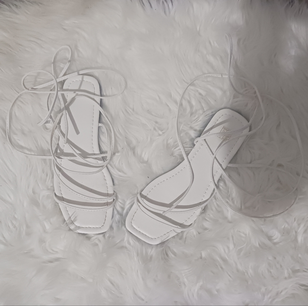Women white open toe lace up flat sandals - Picture 2 of 9